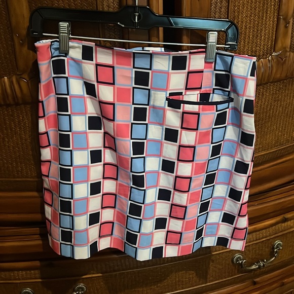 Golftini SZ 4 Geometri Windowpane skort in Blues and Pinks with ribbon detail. - Picture 6 of 7